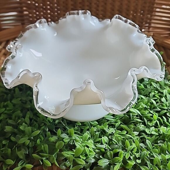 Vintage Silver Crested Fenton Milk Glass Bowl Pedestal Compote Coquette Bridal - Picture 10 of 10